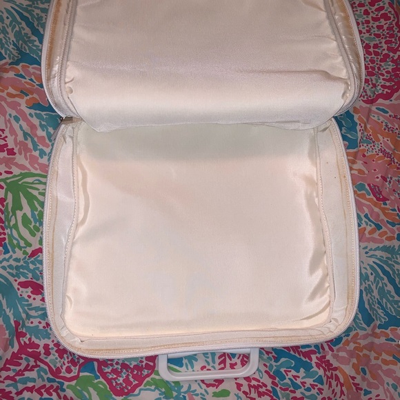 Chanel Large Cosmetic Bag 💙 - Picture 3 of 8